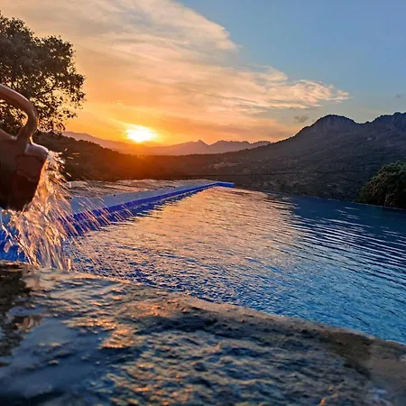Casa Rural Estrecho De La Pena 펜션 *